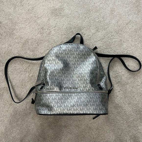Michael Kors Book Bag Purse - Picture 1 of 4